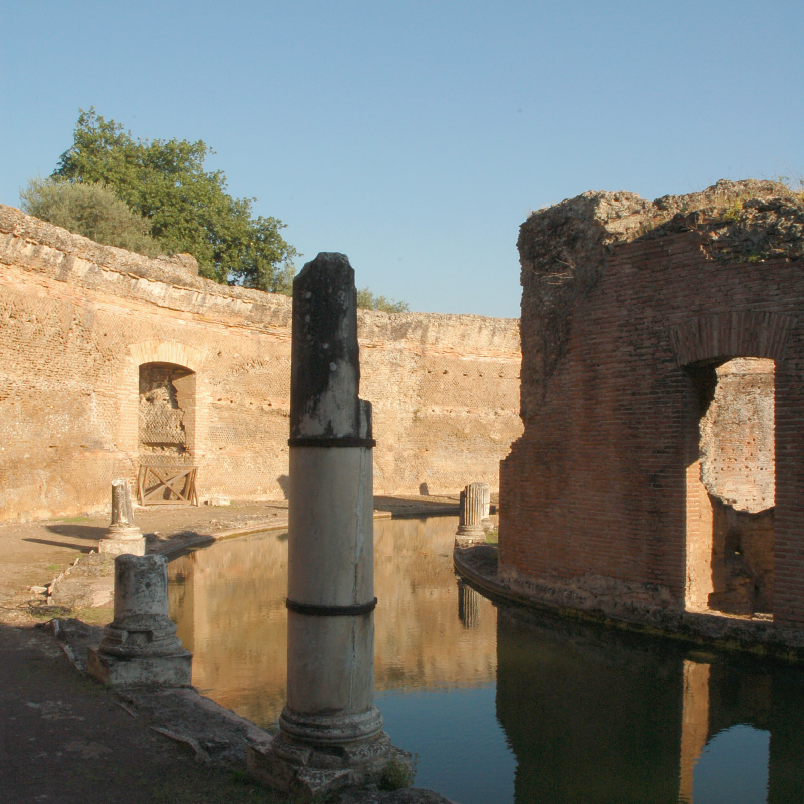 Teatro marittimo, Villa Adriana